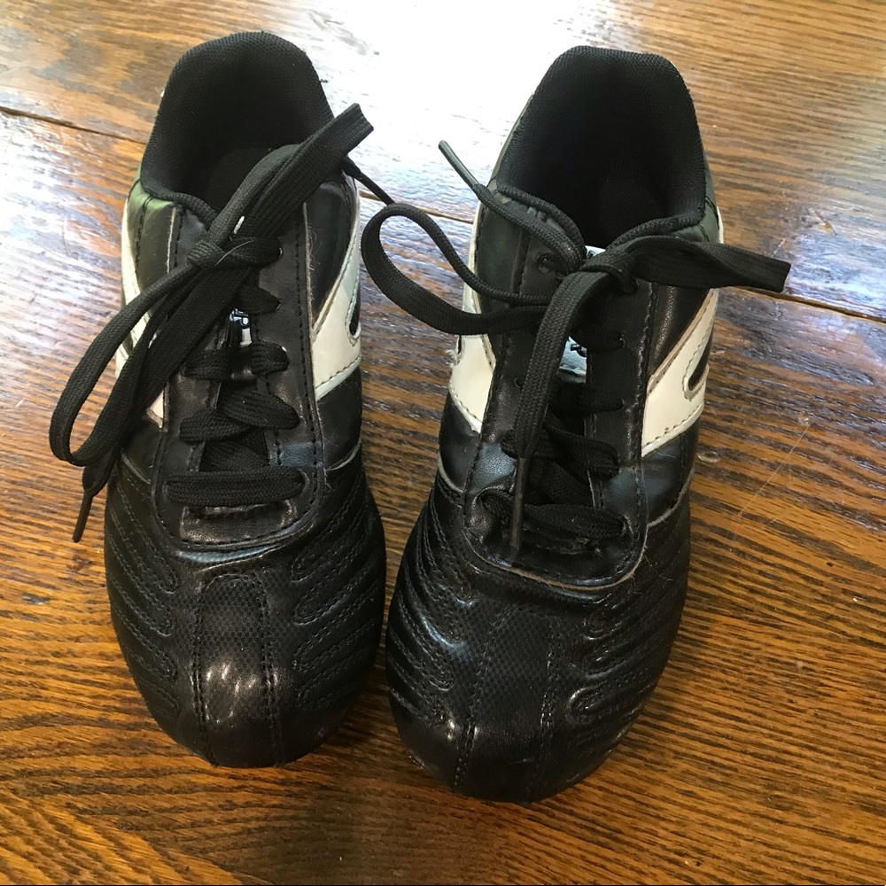 Starter Boy’s Cleats Size 2